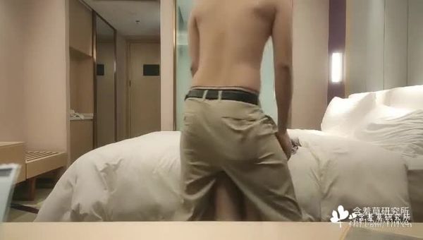 素颜出镜无套两炮 少妇两天赚一万还以为遇到了贵人